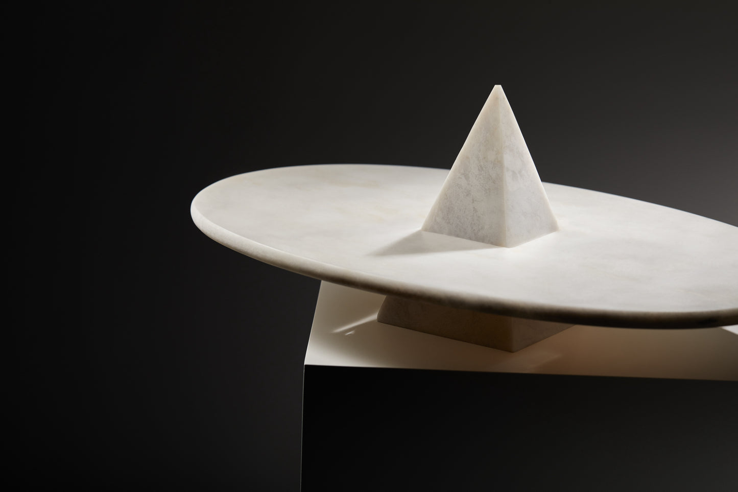 Forma - Geometric 3D Display Tray