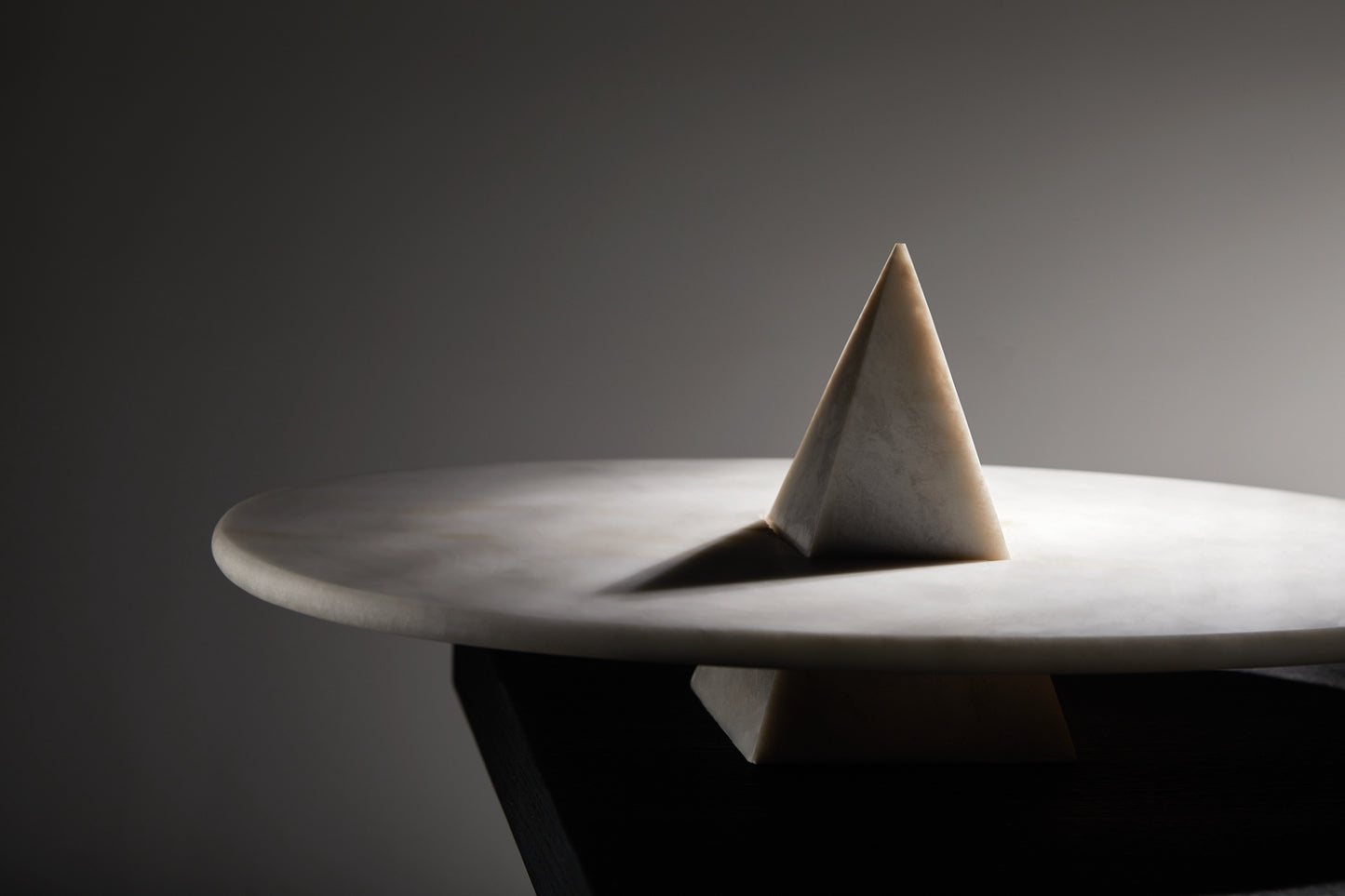 Forma - Geometric 3D Display Tray